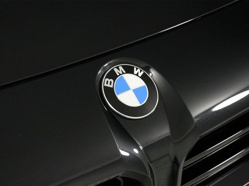 Used 2025 BMW M2 w/ Lighting Package image 27