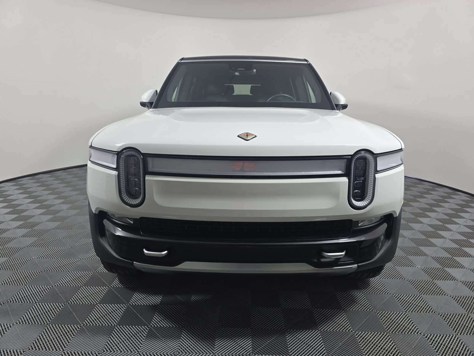 Used 2024 Rivian R1S Adventure Quad AWD/4WD image 8