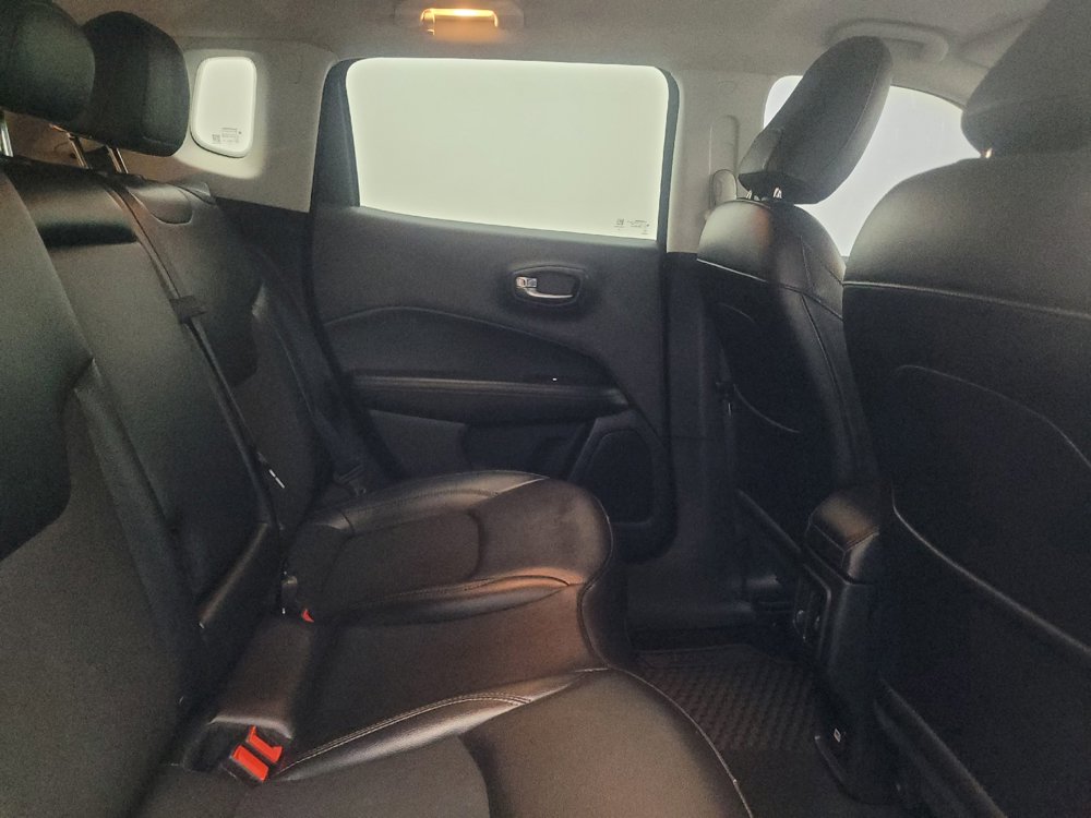 Used 2020 Jeep Compass Latitude w/ Cold Weather Group AWD/4WD image 19