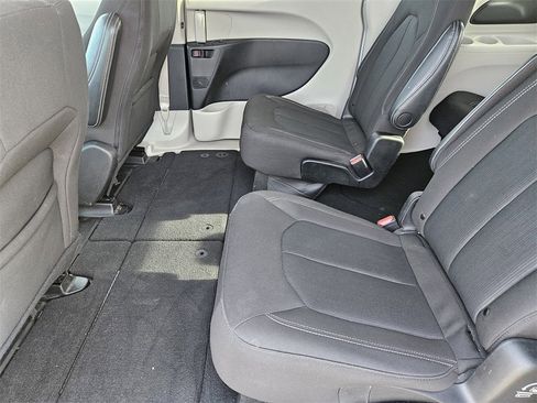 Used 2023 Chrysler Voyager LX image 19