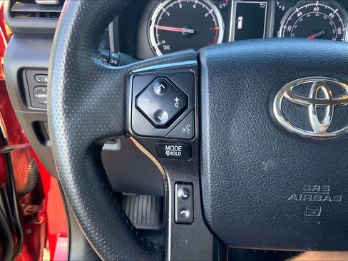 Used 2022 Toyota 4Runner TRD Off-Road Premium w/ Moonroof Package AWD/4WD image 24