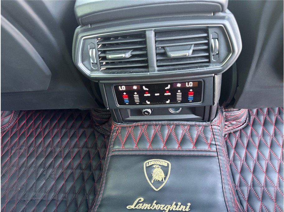 Used 2019 Lamborghini Urus AWD/4WD image 34