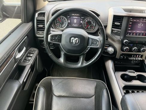 Used 2019 RAM 1500 Laramie AWD/4WD image 10