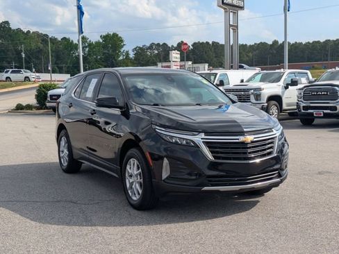 Used 2023 Chevrolet Equinox LT AWD/4WD image 4