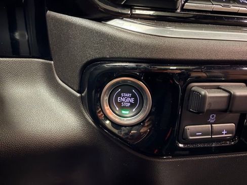 Certified 2024 Chevrolet Silverado 1500 High Country w/ Technology Package image 18