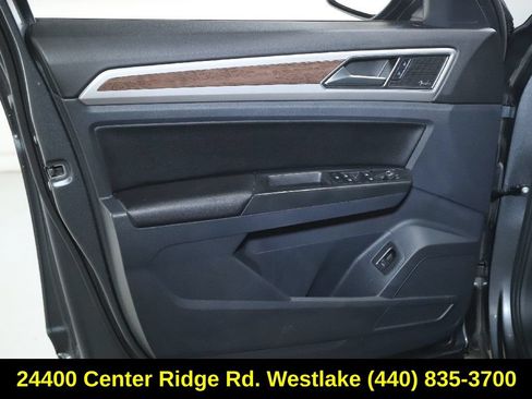 Used 2018 Volkswagen Atlas SEL Premium AWD/4WD image 16