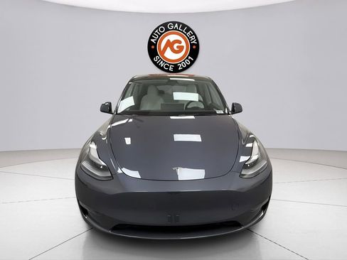Used 2023 Tesla Model Y Long Range AWD/4WD image 2