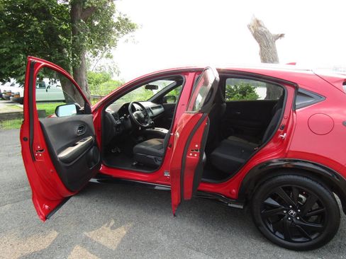 Used 2022 Honda HR-V Sport image 21