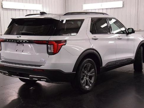 New 2026 Ford Explorer Active w/ Active Comfort Package image 7