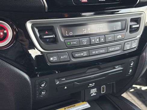 Used 2019 Honda Pilot Elite image 31