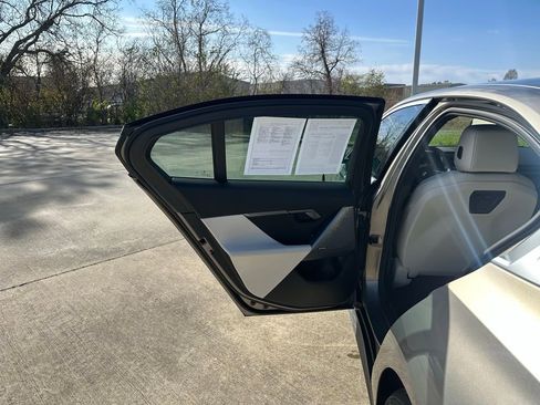 Certified 2024 BMW 530i w/ Convenience Package image 20