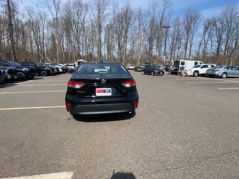 Used 2025 Toyota Corolla LE image 10