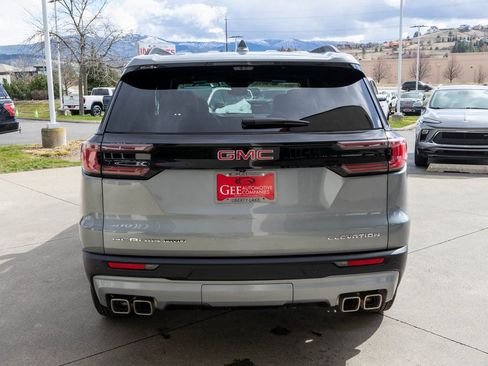 Used 2026 GMC Acadia Elevation w/ Elevation Premium Package image 6