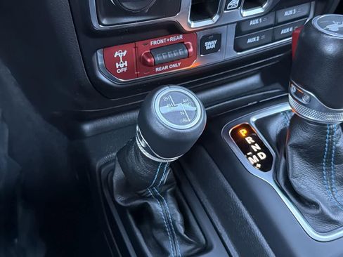 Used 2023 Jeep Wrangler Unlimited Rubicon 4xe image 20