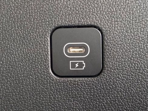 Certified 2025 Kia Sorento EX image 17