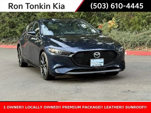 Used 2020 MAZDA MAZDA3 Premium image 1