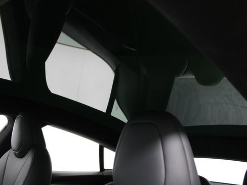 Used 2021 Tesla Model S Plaid image 9