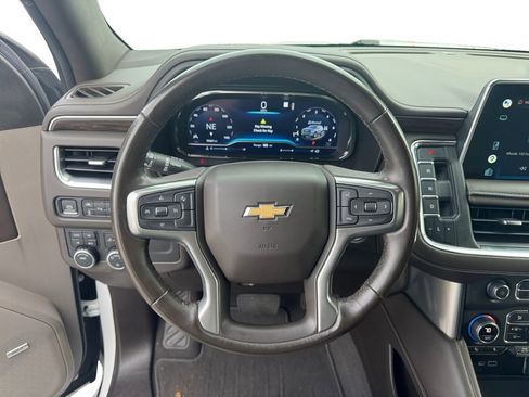 Used 2022 Chevrolet Suburban LT image 12