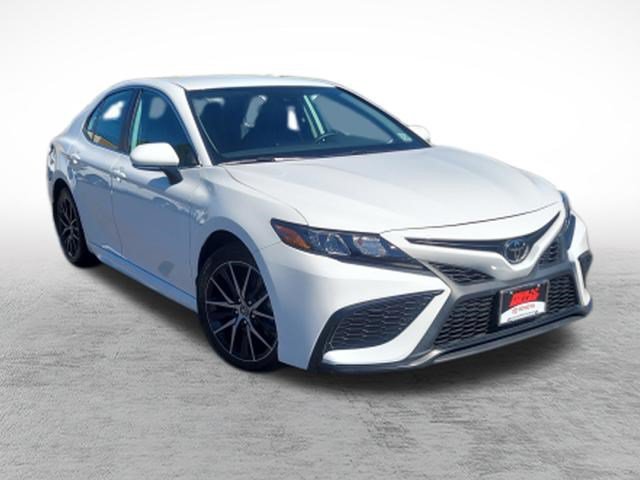 Certified 2024 Toyota Camry SE w/ Cold Weather Package FWD image 3