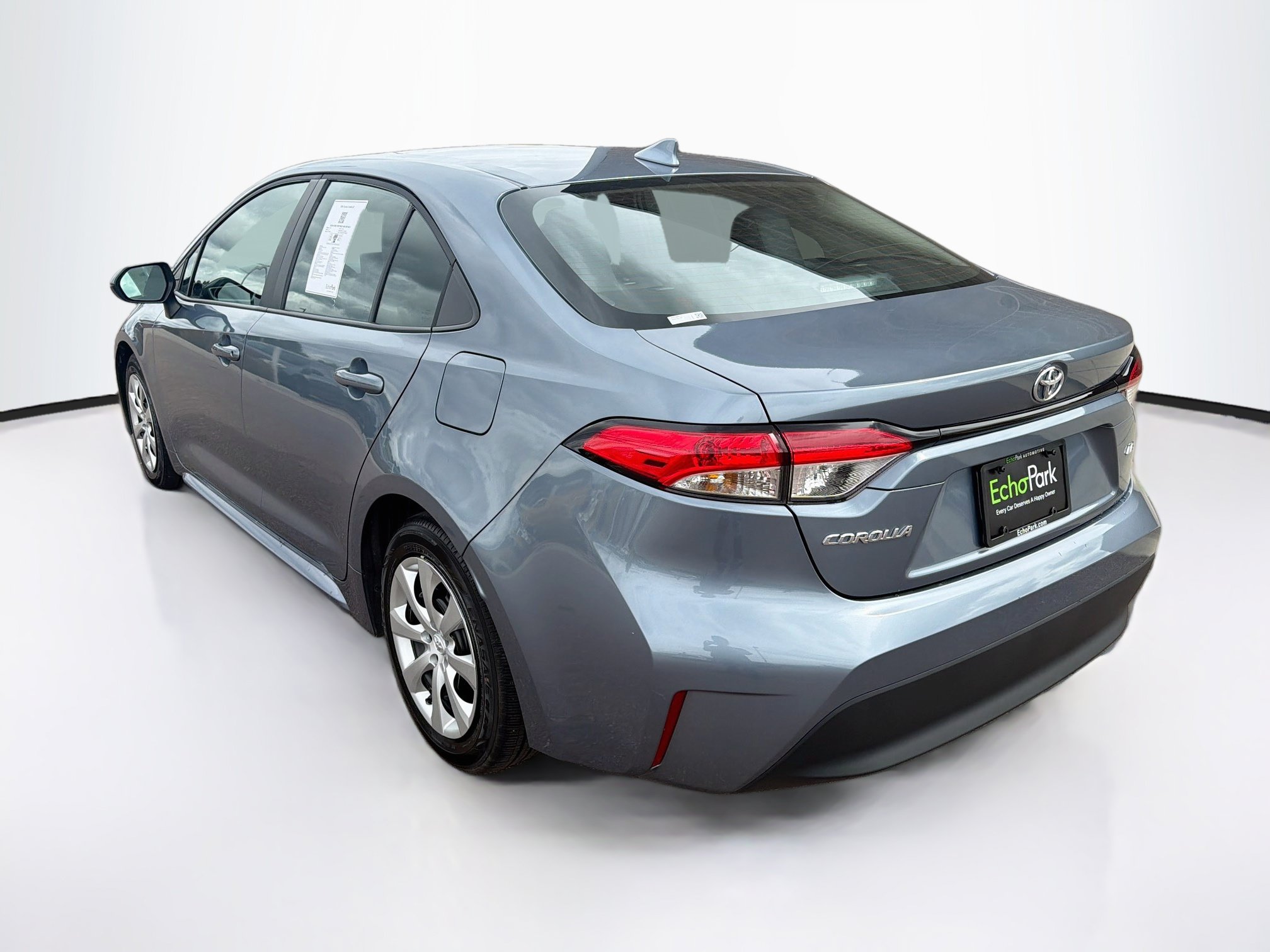 Used 2026 Toyota Corolla LE FWD image 5