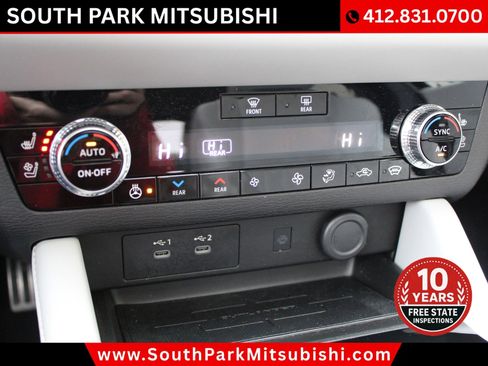 Used 2025 Mitsubishi Outlander AWD image 27