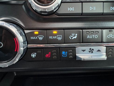 Used 2025 Ford F350 Lariat w/ Lariat Ultimate Package image 25