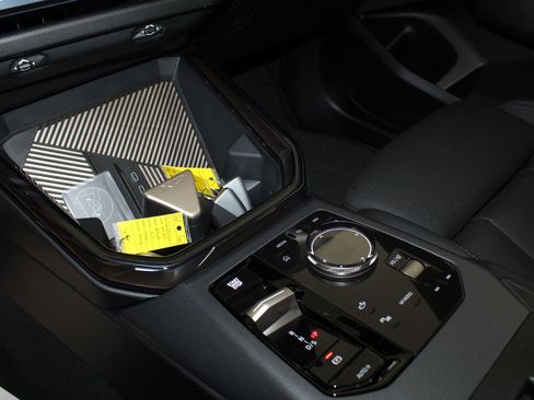 Used 2025 BMW X3 xDrive30i w/ Premium Package image 16