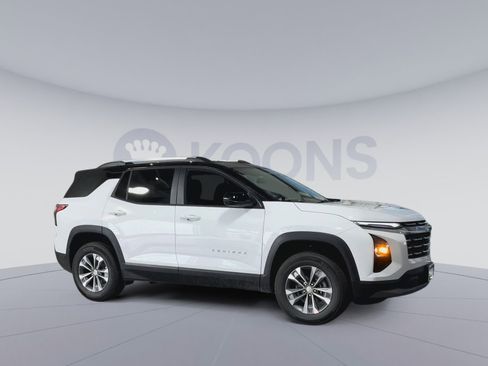 New 2026 Chevrolet Equinox LT image 2