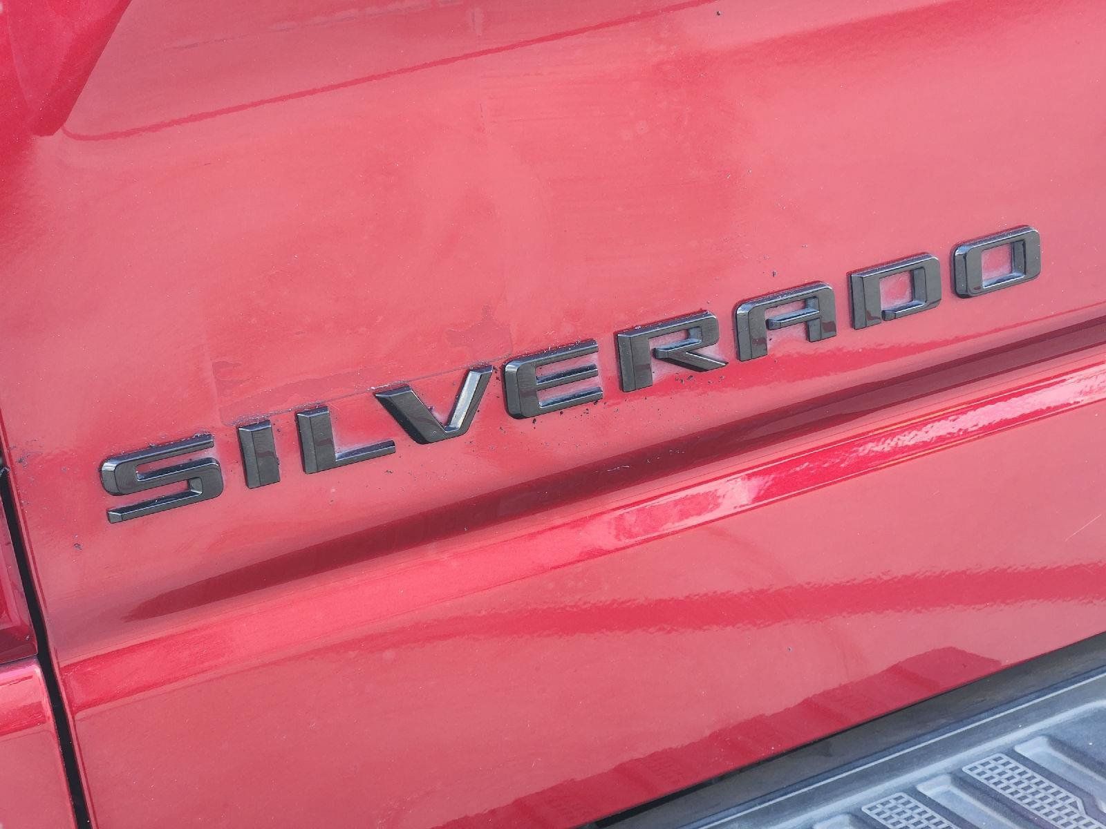 Used 2022 Chevrolet Silverado 1500 Custom w/ LPO, Blackout Package RWD image 12