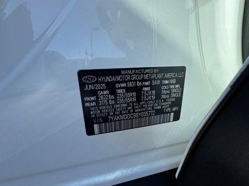 New 2025 Hyundai Ioniq 5 SE image 28