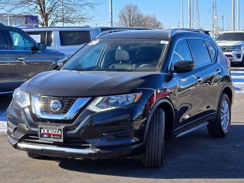 Used 2020 Nissan Rogue SV image 3