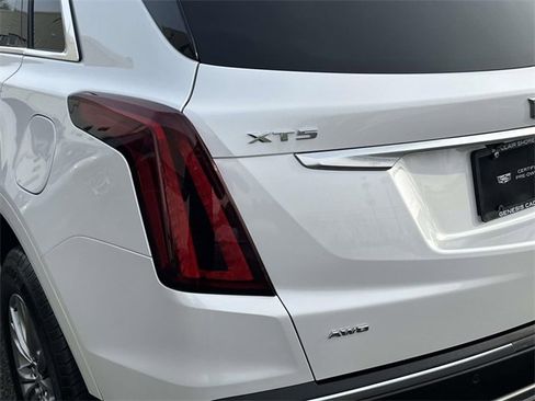 Certified 2023 Cadillac XT5 Premium Luxury image 9