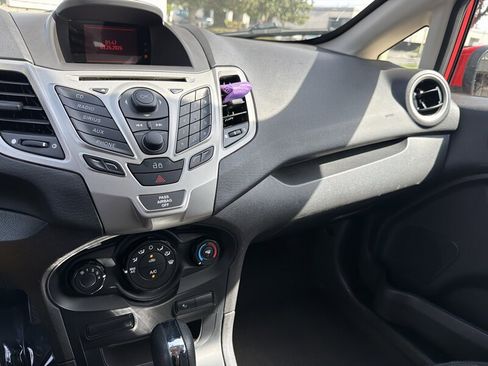 Used 2013 Ford Fiesta SE image 34
