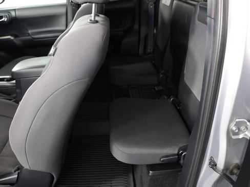 Used 2017 Toyota Tacoma TRD Sport w/ Premium & Technology Package image 18