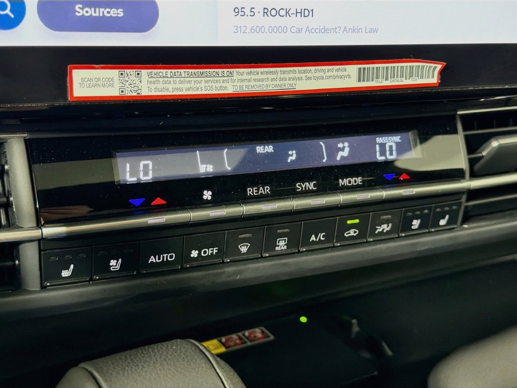 Used 2025 Toyota Sienna XSE w/ XSE Premium Package AWD/4WD image 15