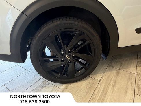 Used 2019 Kia Niro S Touring FWD image 11