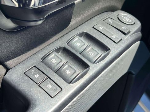 Used 2018 Chevrolet Silverado 1500 LT w/ All Star Edition AWD/4WD image 19