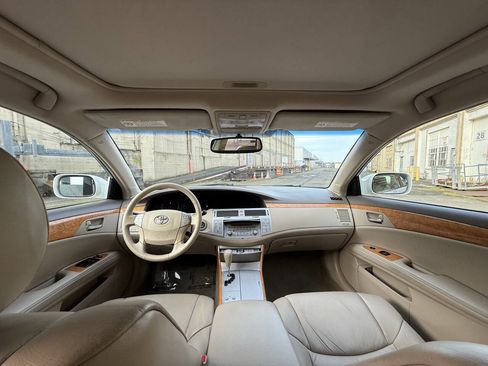 Used 2005 Toyota Avalon XLS image 50