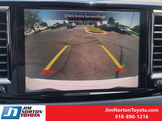 Used 2024 Chrysler Pacifica Touring-L FWD image 18