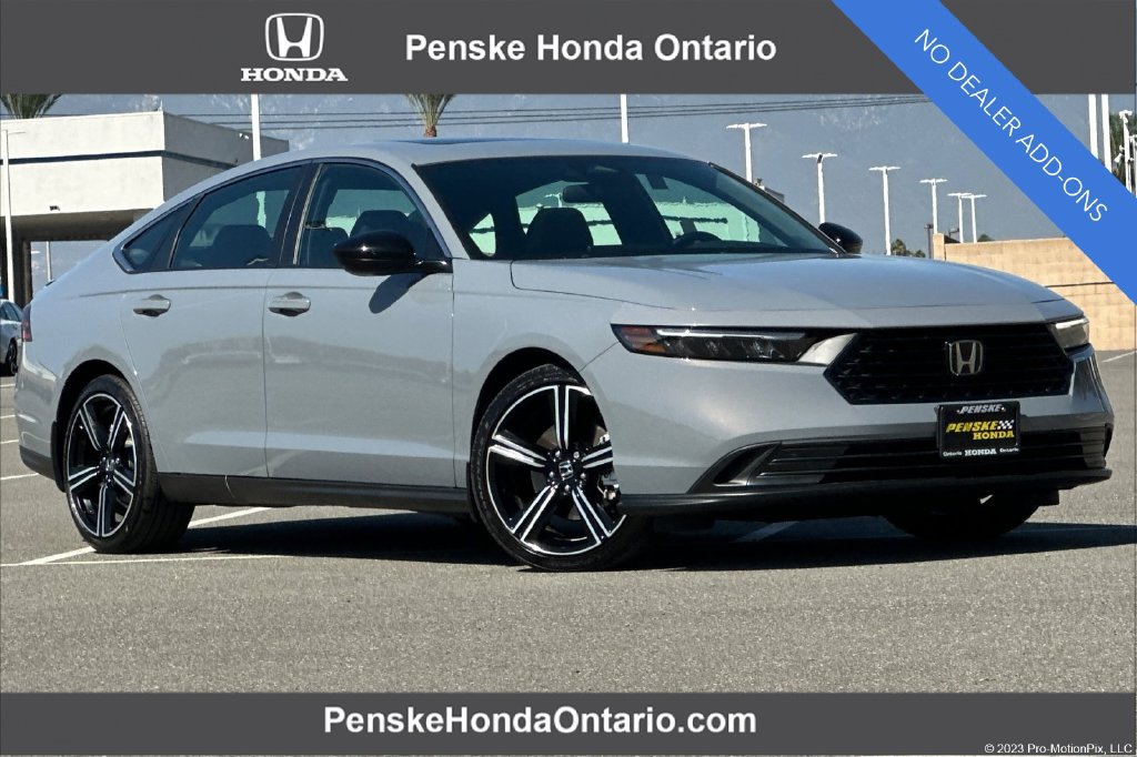 Used 2025 Honda Accord Sport image 1