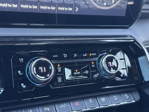 Used 2024 GMC Sierra 2500 AT4X image 19