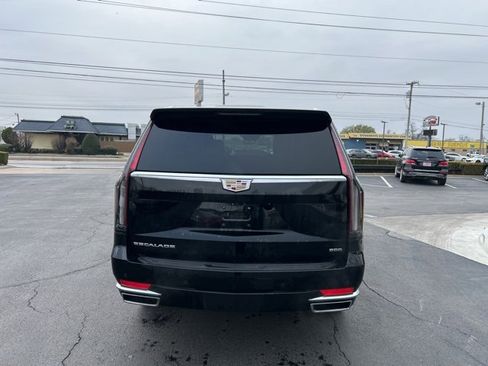 Used 2023 Cadillac Escalade Premium Luxury image 7