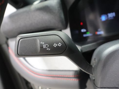 Used 2025 Ford Explorer ST-Line w/ ST-Line Street Pack AWD/4WD image 32