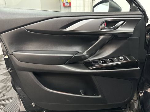 Used 2023 MAZDA CX-9 Touring image 17