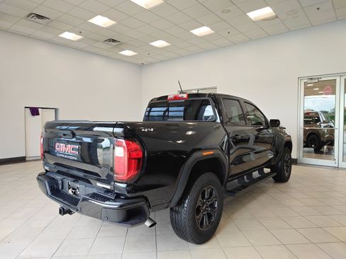 Used 2025 GMC Canyon Elevation w/ Convenience Package AWD/4WD image 2