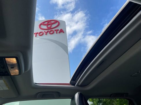 Used 2015 Toyota 4Runner Limited AWD/4WD image 33