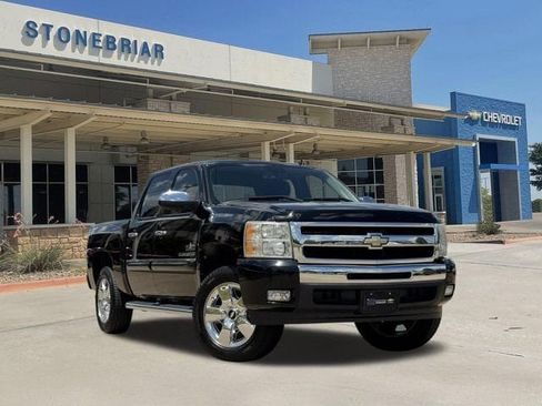 Used 2010 Chevrolet Silverado 1500 LT w/ Texas Edition RWD image 2