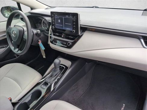 Used 2020 Toyota Corolla LE FWD image 22