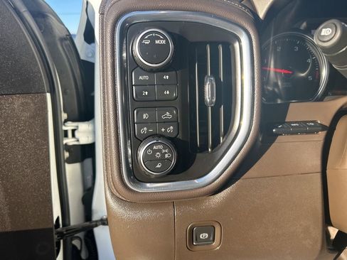 Used 2022 Chevrolet Silverado 2500 LTZ w/ LTZ Convenience Package image 21