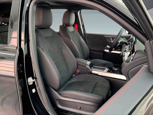 New 2025 Mercedes-Benz GLB 35 AMG 4MATIC image 9